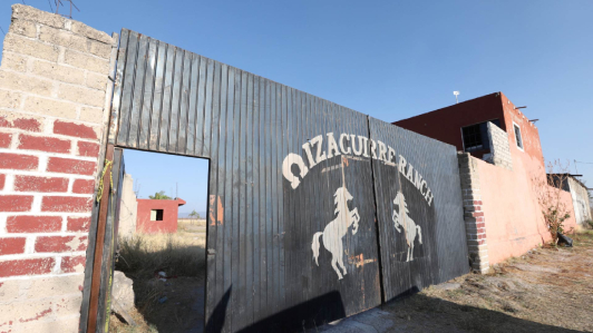 Las autoridades localizaron varios hornos crematorios clandestinos en una finca de Teuchitlán donde también se han hallado restos humanos y objetos personales.

Para más información del tema, visita: https://www.eleconomista.com.mx/internacionales/onu-reclama-mexico-investigacion-exhaustiva-hallazgo-restos-humanos-jalisco-20250314-750575.html 

¡Síguenos en nuestras redes sociales para mantenerte informado!

Twitter: https://twitter.com/eleconomista 
Facebook: https://www.facebook.com/ElEconomista.mx
Instagram: https://www.instagram.com/eleconomistamx
LinkedIn: https://www.linkedin.com/company/el-economista/

#ElEconomista #EETV