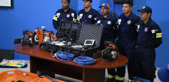 Honduras envío 36 rescatistas para cooperar en las operaciones de búsqueda de víctimas del sismo que afectó a México.