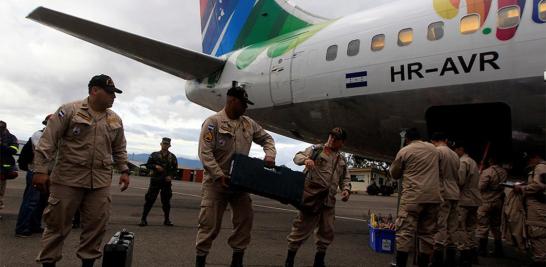 Honduras envío 36 rescatistas para cooperar en las operaciones de búsqueda de víctimas del sismo que afectó a México.