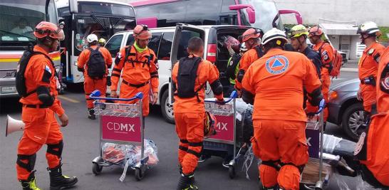 Con 35 especialistas en búsqueda y rescate y dos unidades caninas, arribó a México la brigada de Panamá.