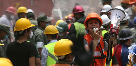 Escombros del edificio que colapsó en Laredo y Amsterdam, en la colonia Condesa.