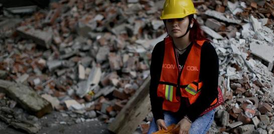 Frida Islas, estudiante. Islas, de 22 años, estaba estudiando cuando se produjo el sismo, que cortó la luz en el edificio de su facultad. Caminó seis horas para llegar a su casa y empezó a ayudar en los rescates de inmediato. “Ayudo porque es gente que necesita apoyo, no los conozco”, dijo.