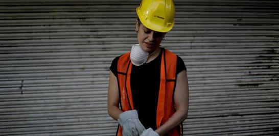 Myrna Mogul, actriz. Tras el sismo fue a trabajar en un escenario diferente: un edificio de apartamentos en ruinas. Se puso un casco y empezó a cavar entre los escombros para ayudar a buscar a personas atrapadas. “Más allá de si eres hombre o mujer, uno tiene que ayudar como ser humano”, firmó.