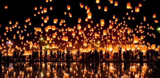 Festival de la segunda luna llena o Yi Peng en Tailandia. Foto: AFP