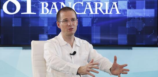 RICARDO ANAYA DURANTE LA INAUGURACION DE LA 81 CONVENCION BANCARIA ACAPULCO GUERRERO . FOTO : HUGO SALAZAR / EL ECONOMISTA .