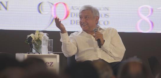 ANDRES MANUEL LOPEZ OBRADOR, PRECANDIDATO DE LA COALICION JUNTOS HAREMOS HISTORIA CONFORMADA POR MORENA, PT Y EL PES, DURANTE LA 81 CONVENCION BANCARIA, CELEBRADA EN ACAPULCO, GUERRERO. FOTO: ZULLEYKA HOYO