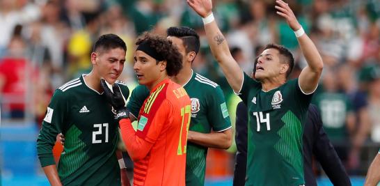 La selección de México clasificó a los octavos de final de la Copa Mundial Rusia de manera dramática gracias a que Corea del Sur venció 2-0 a Alemania, por lo que la derrota de hoy por 3-0 ante Suecia terminó con un sabor agridulce.