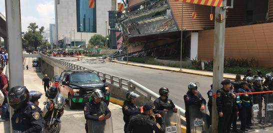 El secretario de Seguridad Pública capitalina, Hiram Almeida, informó que el derrumbe ocurrido esta mañana en la plaza comercial del Pedregal fue en un tramo que ya había sido evacuado, por lo que no hay pérdidas humanas.