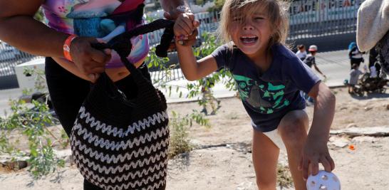 "Quieren que nos esperemos en México pero al menos yo ya estoy bien desesperado. Mi hija chiquita ya está enferma, no tenemos ni para su leche", se lamentó Joseph García, un inmigrante hondureño de 32 años. (Reuters)