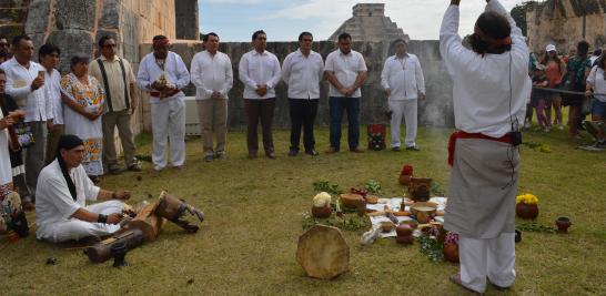 Emilio Ramírez, secretario de desarrollo de pueblos indígenas, dijo al término del acto ritual: ”Es algo histórico en nuestra tierra, en nuestra nación; con usted señor presidente que nos está tomando en cuenta. Al pueblo indígena lo han tenido en el olvido”.