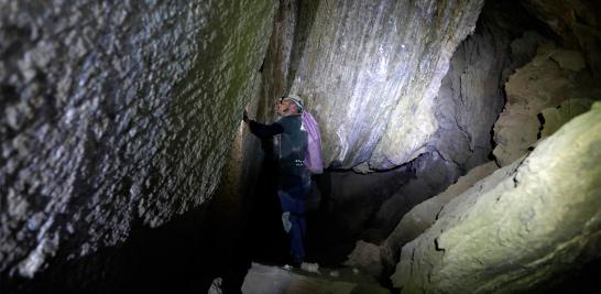 La Universidad Hebrea de Jerusalén anunció el hallazgo de la cueva de sal más larga del mundo llamada Malham, que se extiende por más de 10 kilómetros, lo que, aseguran, le quita ese título a Irán que lo había mantenido durante 13 años. La cueva atraviesa el monte Sedom, la montaña más grande de Israel, adyacente al Mar Muerto.