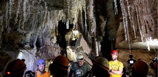 La Universidad Hebrea de Jerusalén anunció el hallazgo de la cueva de sal más larga del mundo llamada Malham, que se extiende por más de 10 kilómetros, lo que, aseguran, le quita ese título a Irán que lo había mantenido durante 13 años. La cueva atraviesa el monte Sedom, la montaña más grande de Israel, adyacente al Mar Muerto.