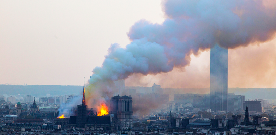 FRANCIA-NOTRE DAME INCENDIO