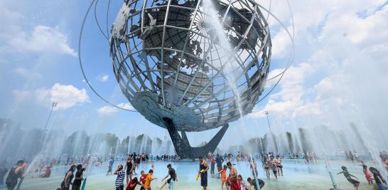 Ola de calor asfixia la costa este de Estados Unidos. En Nueva York, Filadelfia y Boston el termómetro marcó más de 40 grados centígrados, pero la sensación térmica fue superior, por lo que las autoridades mantienen a la población en alerta. Prevén que la temperatura se mantenga esta semana.