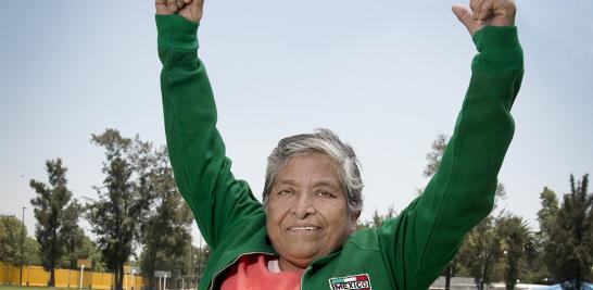 Yolanda Ramírez inició su carrera futbolística en las calles, entre puro escuincle y como portera. Las demás selecciones “comían de nuestra mano”, dice muy orgullosa.  Foto: Lizeth Arauz