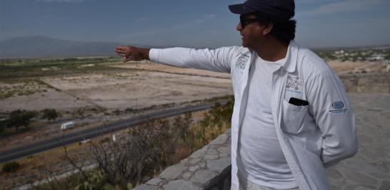 Arturo Contreras, biólogo conservacionista y habitante de Cuatro Ciénegas asevera que Saca Salada es un punto crucial para la conservación del valle y su gran diversidad biológica. Responsabiliza a Conagua del mal aprovechamiento del líquido vital, en tanto, “ha permitido que se sobrexplote el acuífero de Cuatro Ciénegas por gente que no tiene derecho a usar esta agua”.