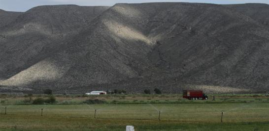 Arturo Contreras detalla que el agua de Cuatro Ciénegas es explotada por seis canales que conducen el líquido fuera del valle: los dos principales son Saca Salda y la Tecla.