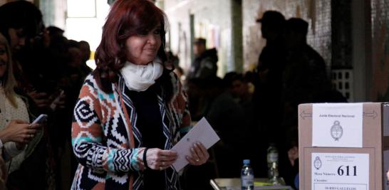 La expresidente de Argentina Cristina Kirchner votó en Río de Gallegos. Foto: Reuters