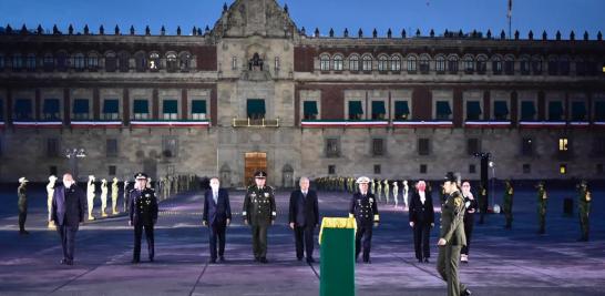 Fotos: Gobierno de México y Reuters.