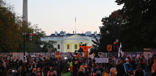 La Casa Blanca entre manifestaciones.