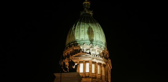 Protests as senate debates abortion bill in Buenos Aires