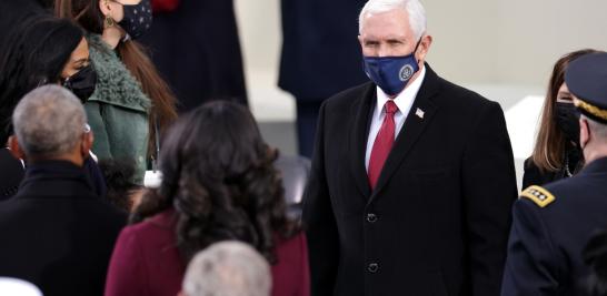 Mike Pence acudió como representante de la administración de Donald Trump quien dejó la Casa Blanca con uno de los peores niveles de aprobación. Foto: Reuters