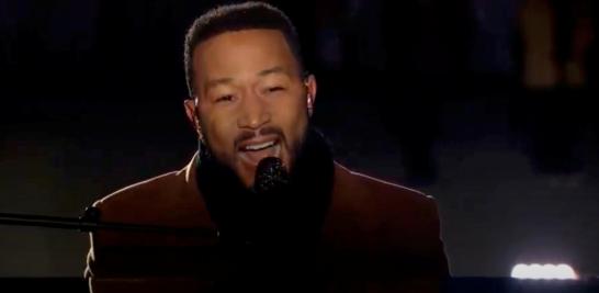 El músico John Legend ofreció una presentación en el programa especial Celebrating America. Foto: Reuters