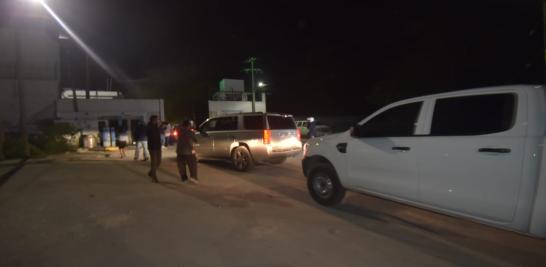 Convoy que trasladó al exgobernador Mario Marín del Aeropuerto Internacional de Cancún a la cárcel municipal alrededor de la 1 de mañana de este jueves. Fotos: Jesús Vázquez.