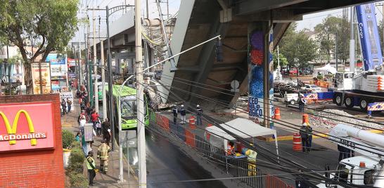 El Gobierno de la Ciudad de México mantiene la vigilancia en la zona del colapso de la estructura de las vías elevadas en Avenida Tláhuac. Foto EE: Rosario Servin