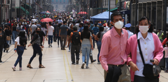 Por su parte la Concanaco prevé la reactivación del 70% en las ventas de bienes y servicios por el Día de las Madres 2021. Fotos: Rosario Servin.