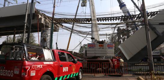 El martes 11 de mayo iniciaron los trabajos de limpieza en la zona donde colapsó una trabe del tramo elevado de la Línea 12 del Metro que provocó la muerte de 26 personas. Foto EE: Rosario Sevin