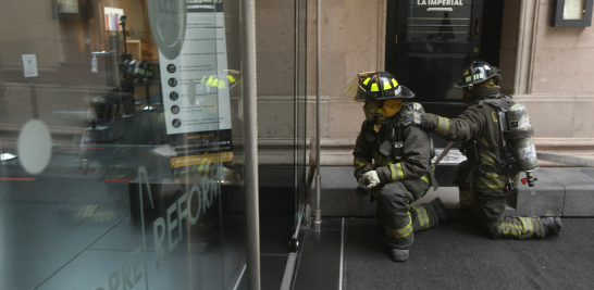 Los simulacros son ensayos que permiten identificar qué hacer y cómo actuar en caso de una emergencia al simular escenarios reales. Foto EE: Eric Lugo