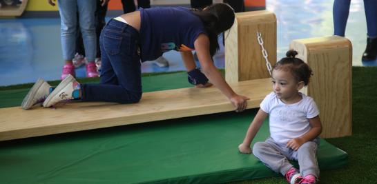 Niñas, niños y adultos podrán jugar al rol de cuidadores de perros y gatos, además de ponerse en cuatro patas para experimentar las habilidades y necesidades de sus mascotas. Foto EE: Eric Lugo