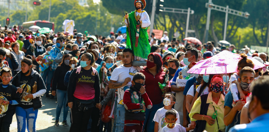 Desde la madrugada de este jueves cientos de personas acudieron al templo de San Hipólito en la CDMX, con motivo de la celebración de San Judas Tadeo. Foto EE: Eric Lugo