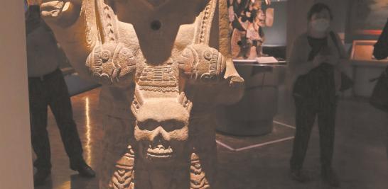 Guerrera águila. Esta escultura en roca volcánica proveniente de Tehuacán, Puebla, se exhibe por primera vez en una exposición. Cultura popoluca, del siglo XIV. Foto EE: Rosario Servin 