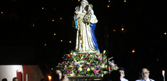 Procesión de la Virgen de Rosario, en la reapertura de la plaza México durante la llamada corrida nocturna de luces. Foto EE: Eric Lugo.