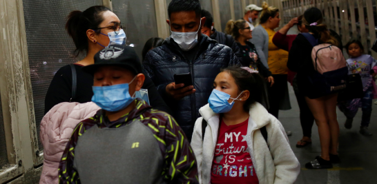 A lo largo de la frontera entre México y Estados Unidos, muchas ciudades tuvieron problemas económicos debido a las restricciones comerciales anticovid. Foto: Reuters.