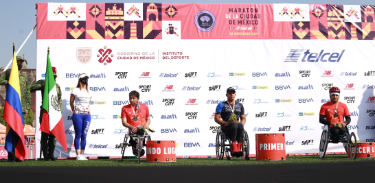 Ganadores del Maratón de la CDMX categoría de silla de ruedas varonil. Foto EE: Eric Lugo