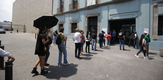 Se abrieron casillas especiales, para que las personas que no se encontraban en su distrito electoral pudieran ejercer su opinión. Foto EE: Eric Lugo.