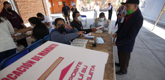 De acuerdo con el INE, se registraron 876 incidentes menores en las casillas de la consulta de Revocación de Mandato. Foto EE: Eric Lugo.   