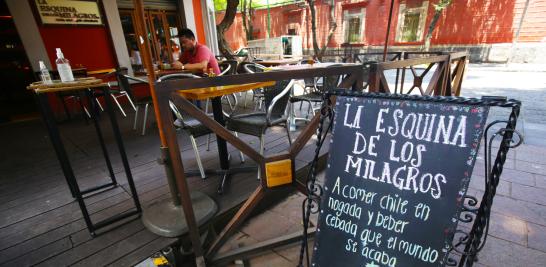 Con varias mesas vacías, así luce La Esquina de los Milagros restaurante en el centro de Coyoacán. Foto El Economista: Eric Lugo