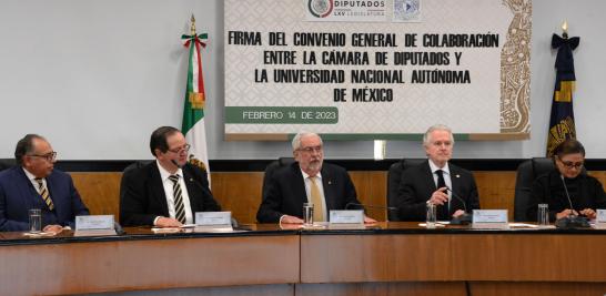 Enrique Graue Wiechers, rector de la UNAM y  Santiago Creel Miranda, presidente de la Mesa Directiva de la Cámara de Diputados, firmaron el convenio entre ambas instituciones. Foto: Cortesía UNAM