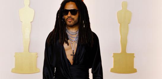 Lenny Kravitz en la alfombra champán de los Premios Oscar 2023. Foto: Reuters