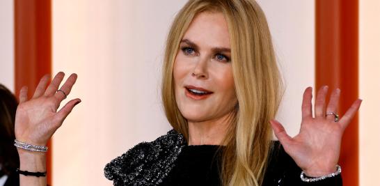 Nicole Kidman posa en la alfombra champán de los Premios Oscar 2023. Foto: Reuters