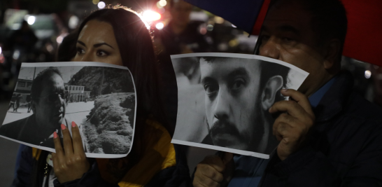 Integrantes del gremio periodístico acudieron a la Secretaría de Gobernación para exigir justicia por el asesinato del corresponsal Luis Martín Sánchez. Foto EE: Eric Lugo