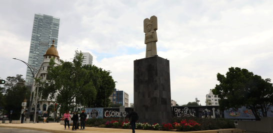 Colectivos indígenas y feministas fueron los responsables que que dicho espacio de Paseo de la Reforma se transformara en la Glorieta de las Mujeres que Luchan. Foto: Rosario Servin.