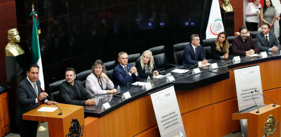 En el marco del Día Internacional del actor y la actriz, el Senado de la República entregó reconocimientos especiales a personalidades del gremio artístico. Foto EE: Cortesía Senado de la República