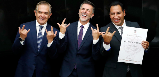 El senador Miguel Ángel Mancera, el actor Sergio Mayer y el senador Eduardo Ramírez. Foto EE: Cortesía Senado de la República