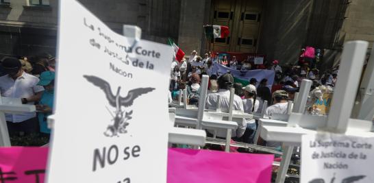 Los trabajadores del Poder Judicial federal buscan frenar la extinción de 13 de 14 fideicomisos judiciales que representan aproximadamente 15,000 millones de pesos, bajo el argumento de que se afectarán sus ingresos y derechos laborales. Foto: Eric Lugo.