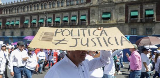 Los trabajadores del Poder Judicial federal buscan frenar la extinción de 13 de 14 fideicomisos judiciales que representan aproximadamente 15,000 millones de pesos, bajo el argumento de que se afectarán sus ingresos y derechos laborales. Foto: Eric Lugo.